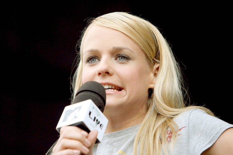 Mirjam Weichselbraun  war Moderatorin bei MTV.