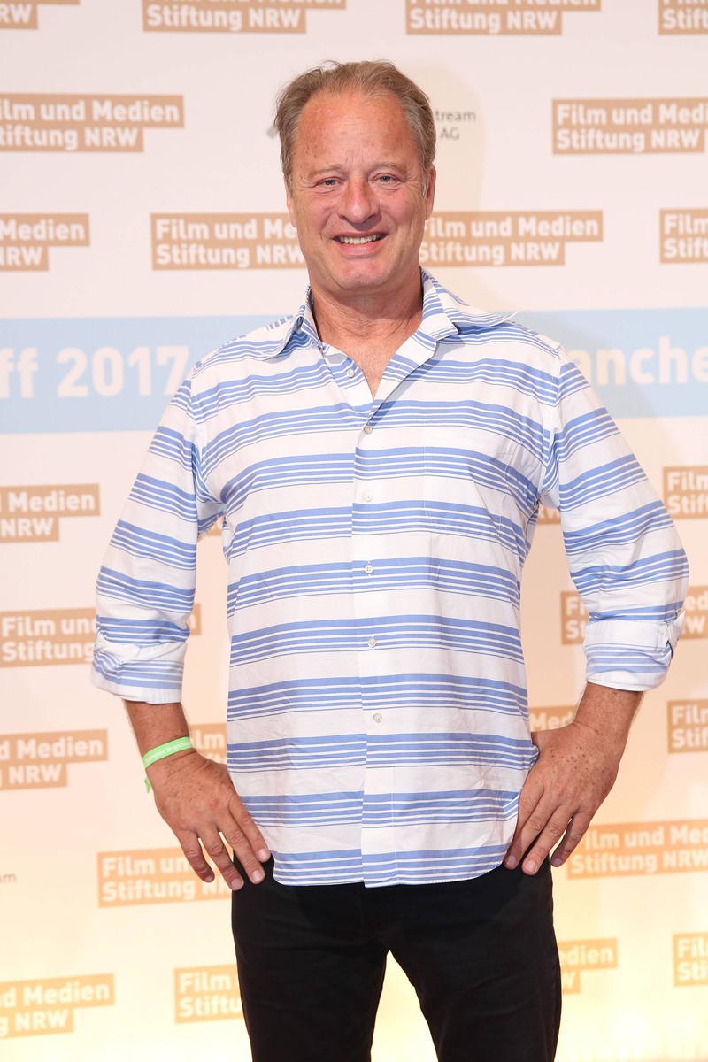 Tom Gerhardt ist bis heute in der Schauspielerei aktiv.