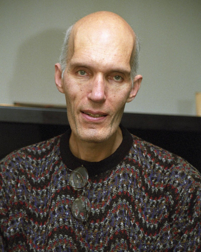Darsteller Carel Struycken besticht durch seine Körpergröße von 2,13m .