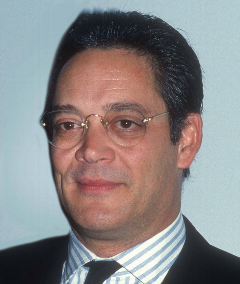 Raúl Juliá spielte "Gomez Addams", das Oberhaupt der "Addams Family".