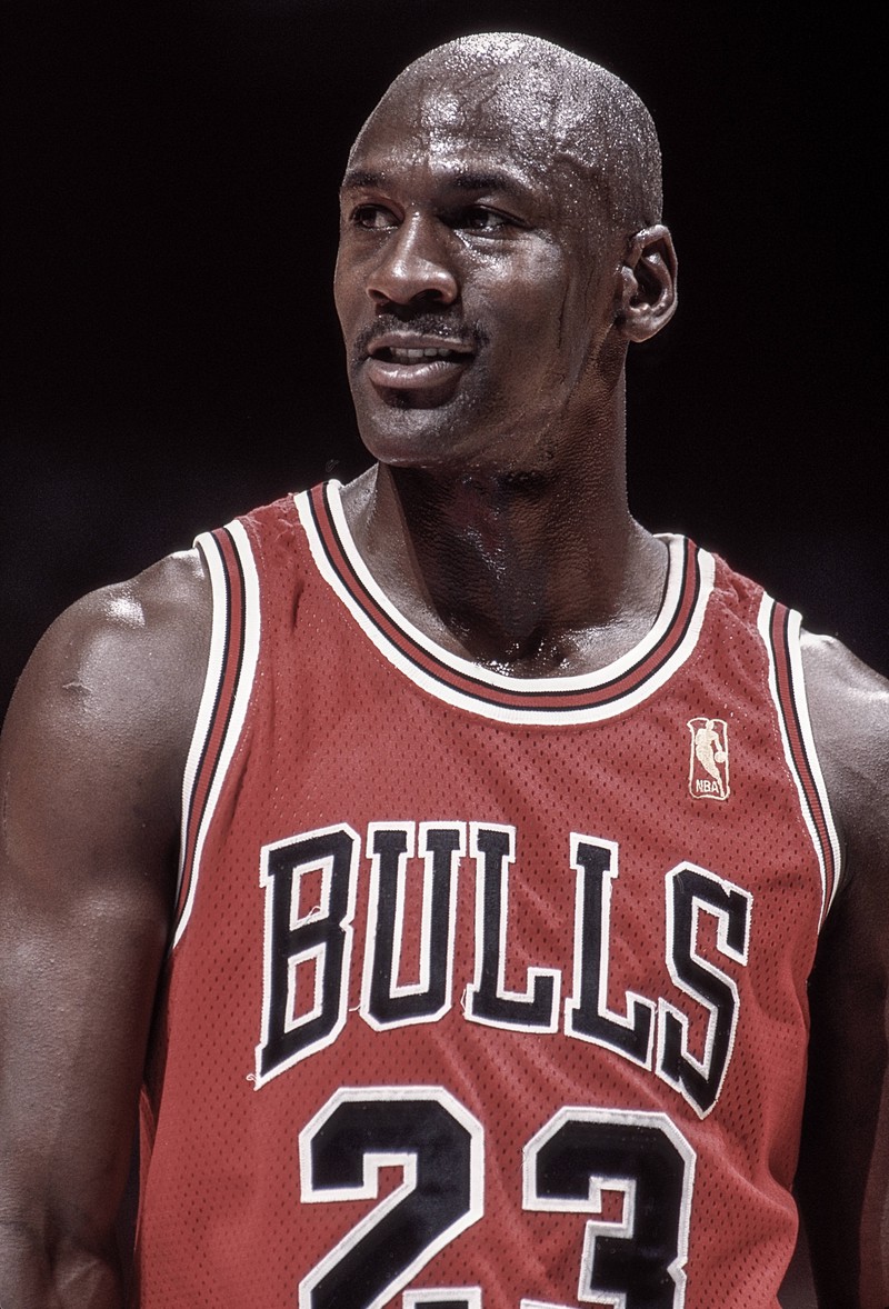 Michael Jordan hat in seiner Karriere als Sportler am meisten Geld verdient