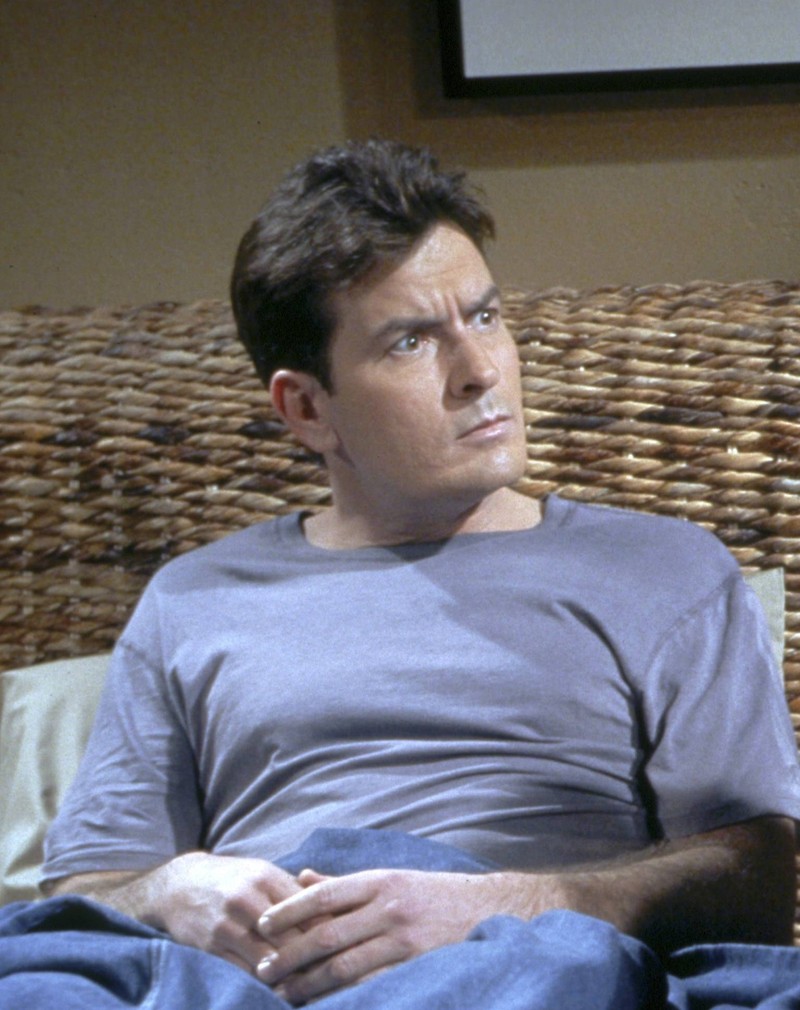 Der Schauspieler Charlie Sheen kam alkoholisiert ans Set.