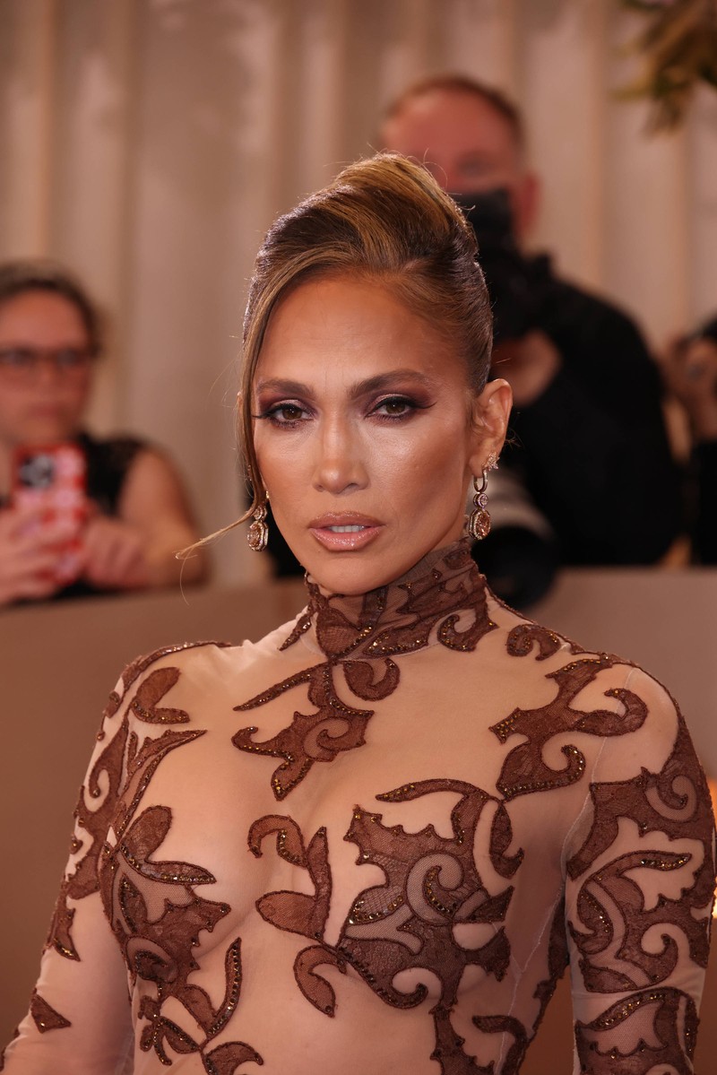 Jennifer Lopez soll sich laut Gerüchten gegenüber anderen Menschen ignorant verhalten.