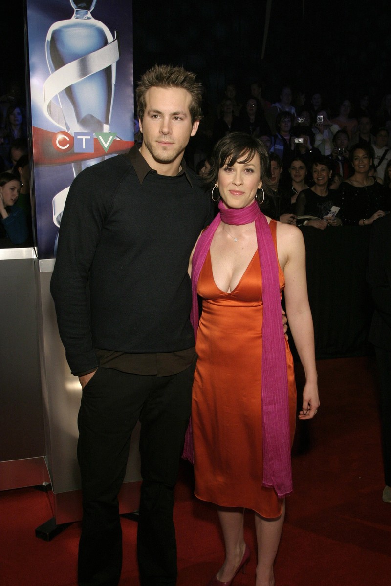 Zu den Ex-Promi-Paaren gehören Ryan Reynolds und Alanis Morissette die 2002 bis 2007 zusammen waren.