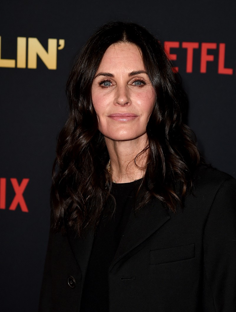 Es geht um schöne Promis und man sieht Courtney Cox.