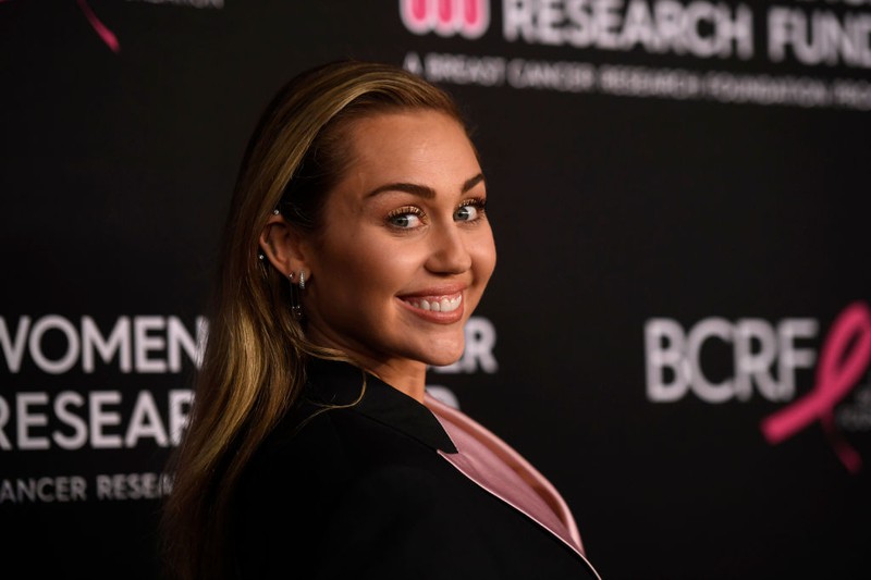 Sängerin Miley Cyrus auf dem Roten Teppich