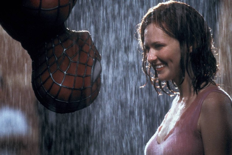 In „Spider-Man“ empfand Tobey McGuire den Kuss als eher unangenehm, da er kopfüber hing und ihm der Regen in die Nase lief.