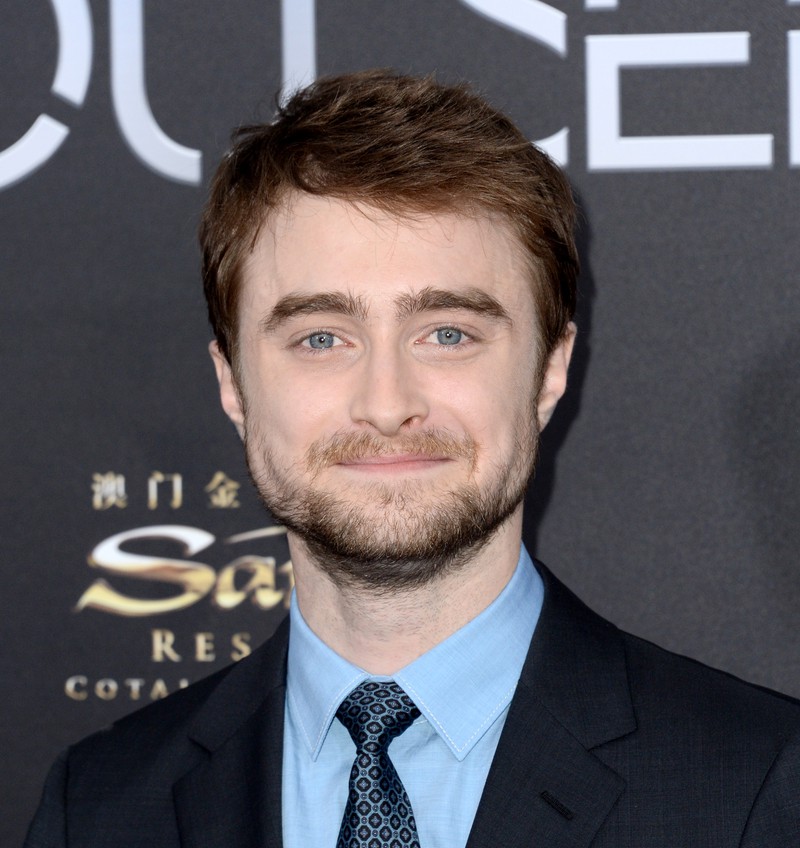 Man sieht Daniel Radclife, alias ,,Harry Potter", der in der Entzugsklinik war, weil er Alkoholabhängig und Nikotinsüchtig war