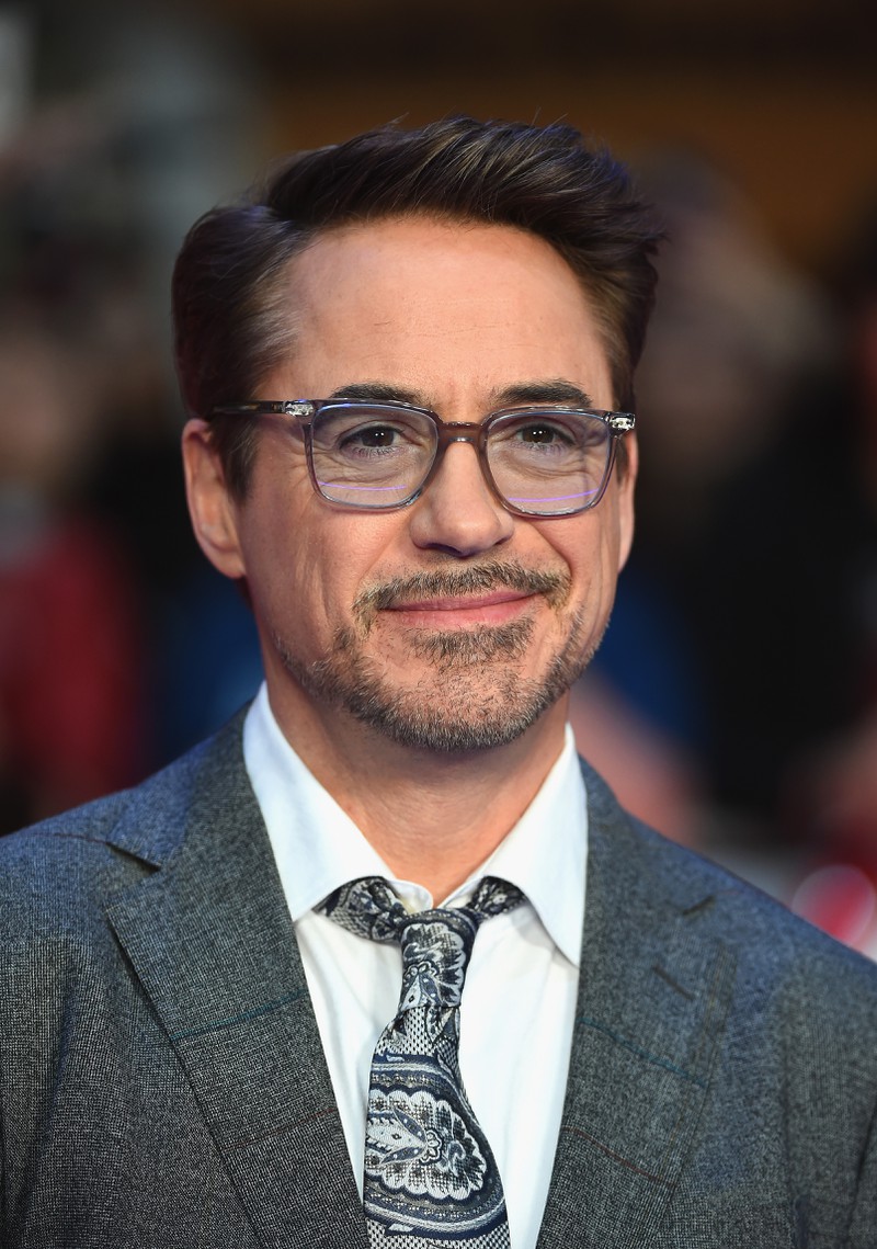 Man sieht Robert Downey Jr. und weiß, dass er mal Drogenabhängig war weil seine Eltern es auch waren