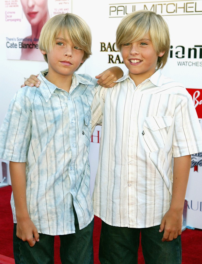 Man sieht die Zwillinge Dylan und Cole Sprouse, die in der Disney-Serie ,,Hotel Zack & Cody" mitgespielt haben