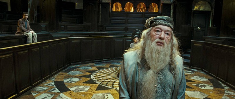 Dumbledore wurde der Orden des Merlin verliehen für seinen Sieg über Grindelwald.