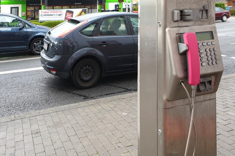 Wer in den 90er Jahren aufgewachsen ist, erinnert sich bestimmt noch an die Telefonzellen