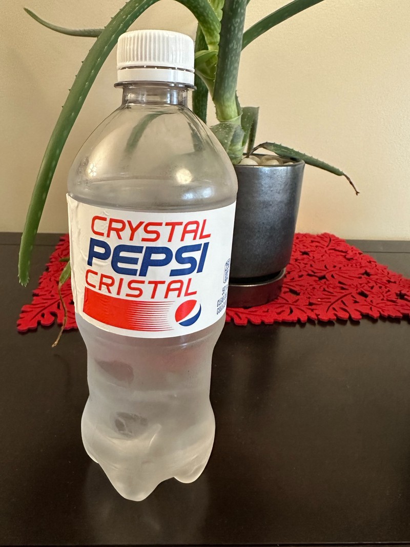 Die Crystal Pepsi war eine der skurrilsten Getränke der 90er Jahre. Viele feiern den Drink heute noch immer