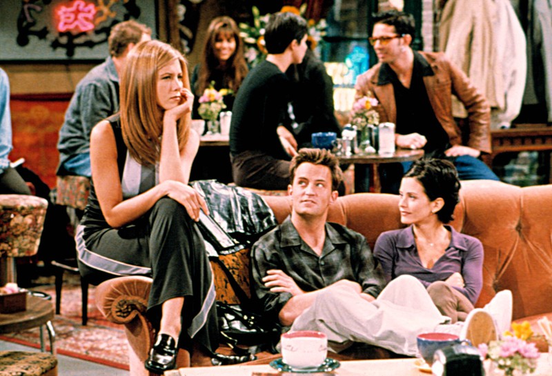 "Friends" ist eine der bekanntesten Serien aus den 90ern und gibt viele Antworten auf ungestellte Beziehungsfragen.