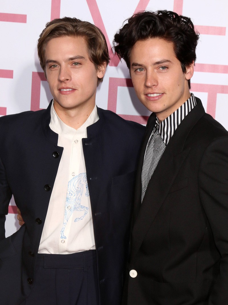 Dylan und Cole Sprouse sind Zwillinge.
