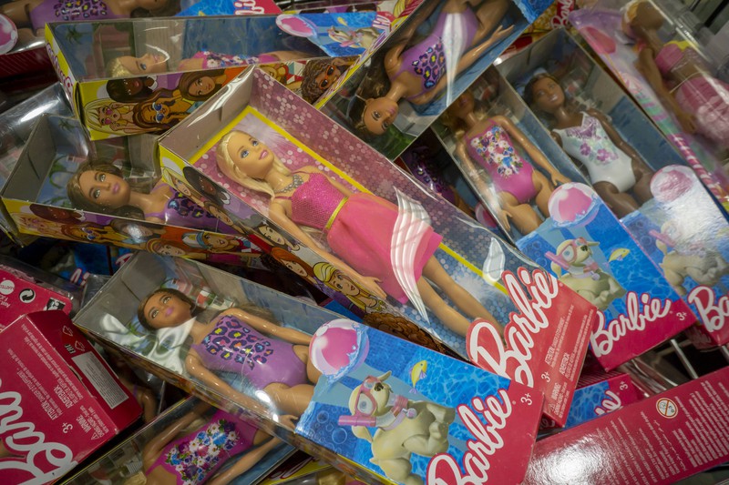 Barbie Puppen, mit denen damals jedes Mädchen gespielt hat und viele so sein wollten wie sie