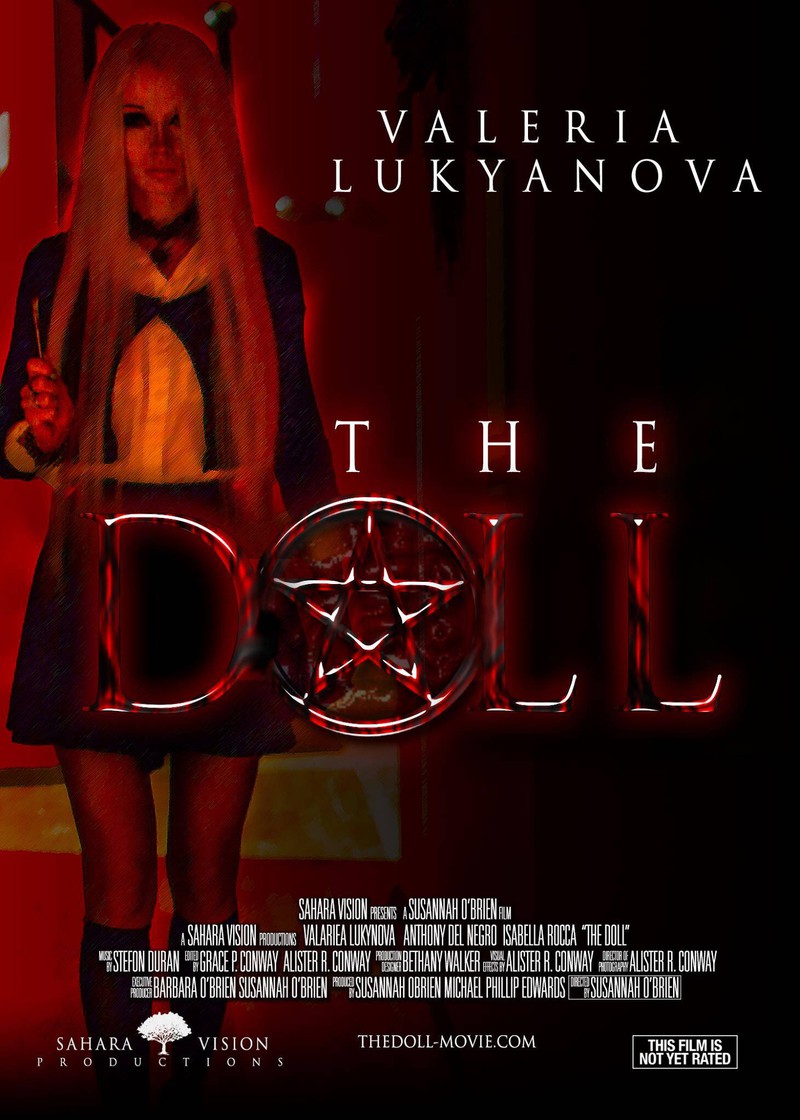 Der Horrorfilm "The Doll", in dem das Model und die Influencerin mitspielt