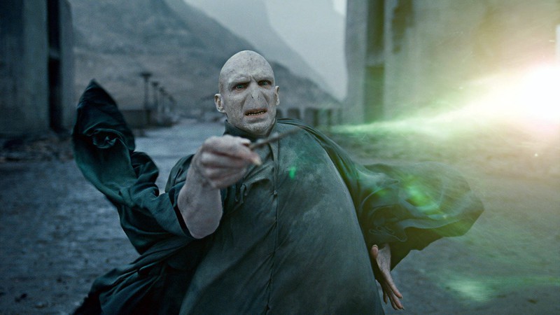 Die Mantelfarbe von Voldemort will uns etwas sagen.