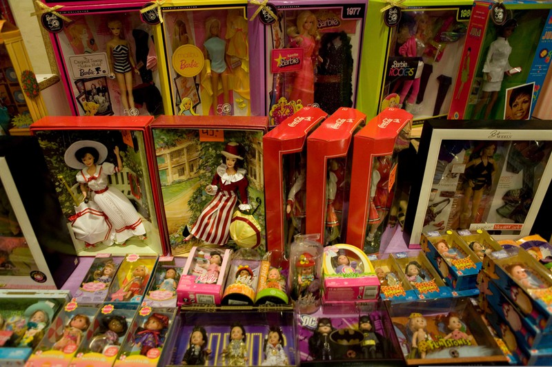 Eine Sammlung von Barbie-Puppen