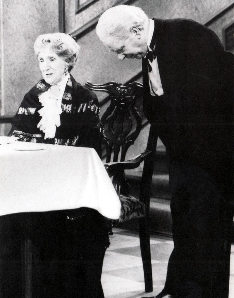 „Dinner for One“ ist zwar kein Weihnachtsfilm, aber ein Klassiker.