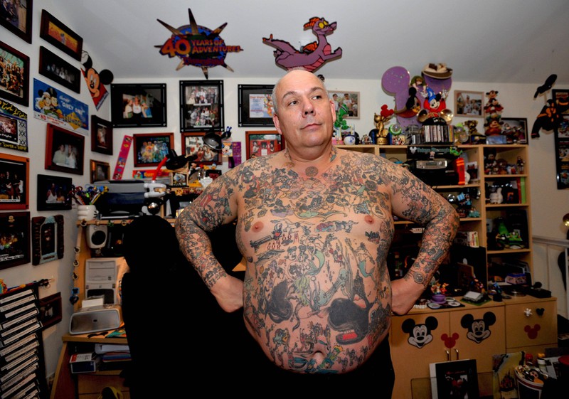 George Reiger hat fast 2000 Tattoos von Disney-Figuren auf seinem Körper.
