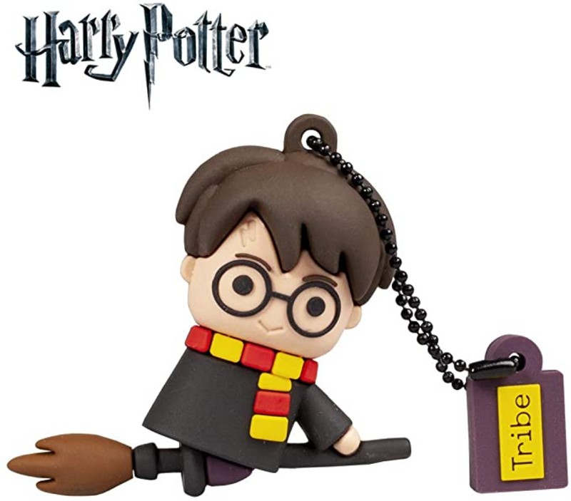 Ein Stick ist geschützt von einer kleinen Harry Potter Figur auf einem Besen