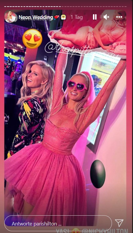 Paris Hilton trug auch ein pinkes Hochzeitskleid.