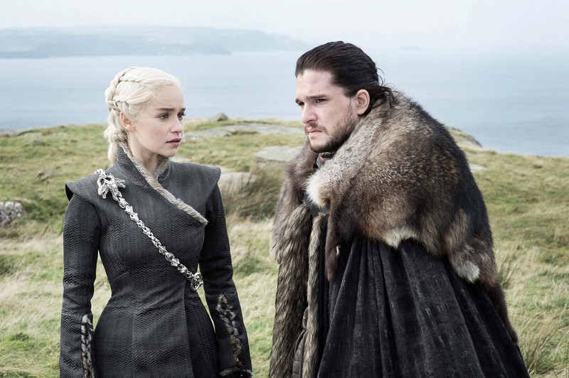 Kit Harington und Emilia Clarke spielen zwei der Hauptrollen in „Game of Thrones“.