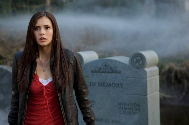 Elena Gilbert, die Hauptfigur in „Vampire Diaries“, wurde im Laufe der Serie selbst zum Vampirin.