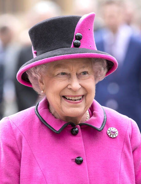 Die Queen trug fast immer bunte und knallige Kleidung. Der Grund dafür ist simpel.
