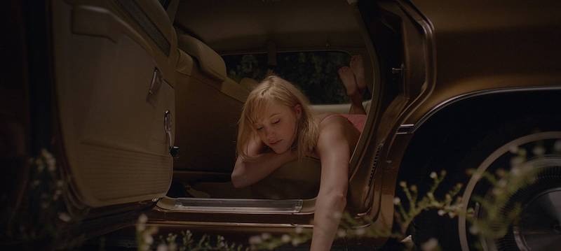 Jay weiß im Film  „It Follows“ nicht mehr, wer Freund und wer Feind ist.