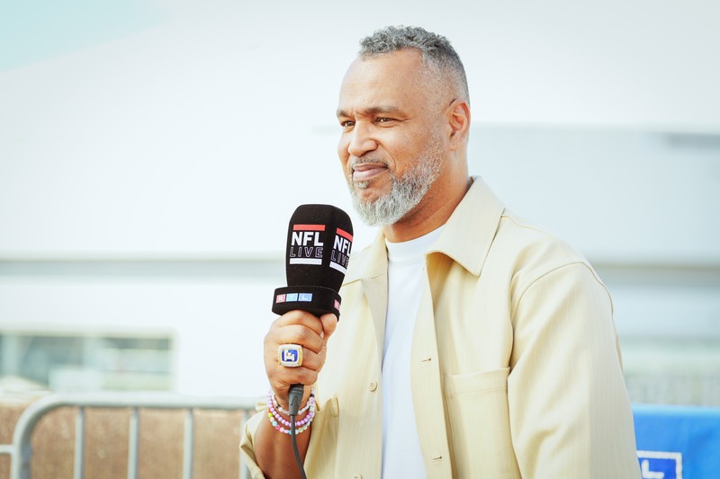 Patrick Esume hat bei der NFL-Übertragung wohl nicht mitgekriegt, dass ein Ton noch lief, während er über die Sendepause schimpfte.
