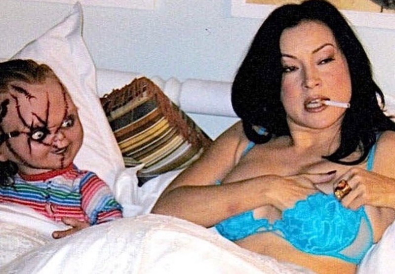 Jennifer Tilly teilt sich anscheinend nicht nur im Film ein Bett mit ihrem Ehemann Chucky.