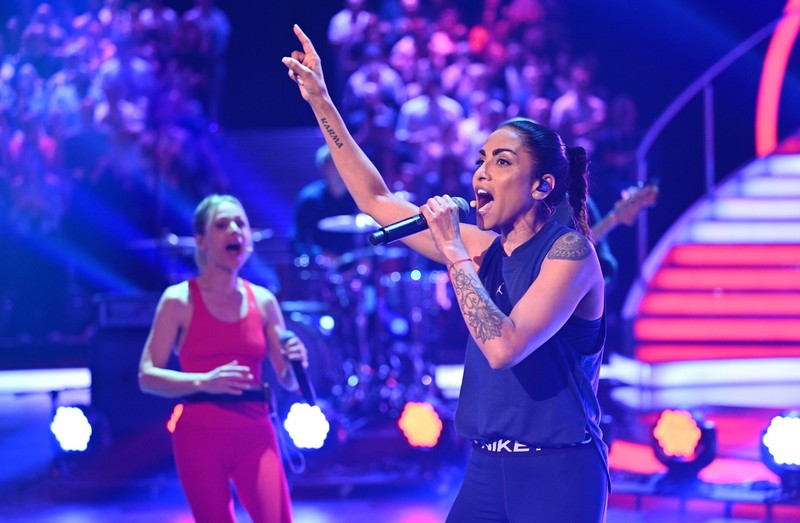 Michelle kann beim Gesangs-Battle überzeugen.