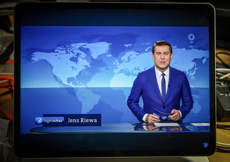 Die Moderator*innen der Tagesschau erhalten pro Hauptausgabe der Nachrichtensendung ein Honorar von 259,89 Euro.