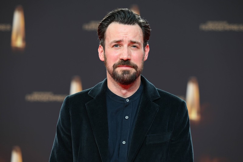 Jan Köppen übernahm 2023, an der Stelle von Daniel Hartwich, die Moderation des Dschungelcamps.