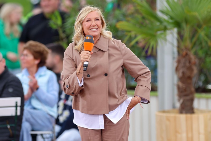 Seit 2000 moderiert Andrea Kiewel den „ZDF-Fernsehgarten“ und verdient hierfür rund 400.000 Euro pro Jahr.