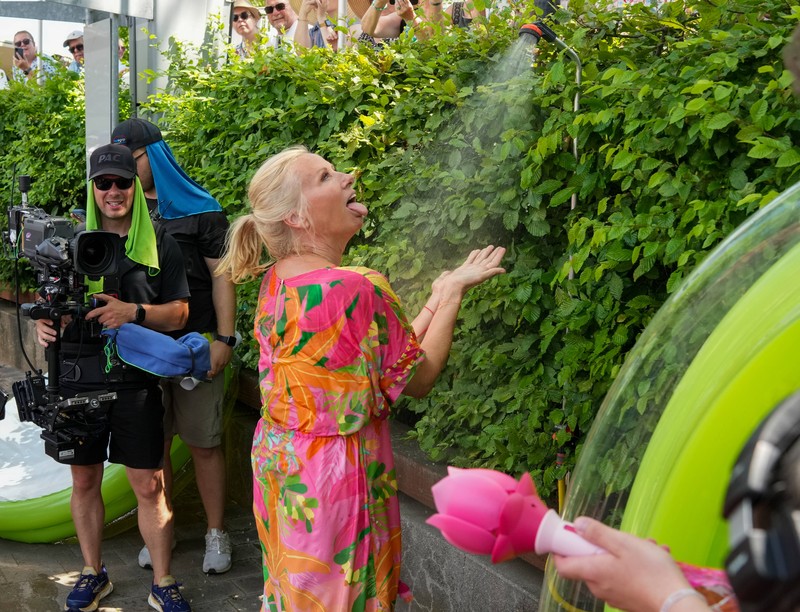Andrea Kiewel ging während des ZDF-Fernsehgarten duschen.