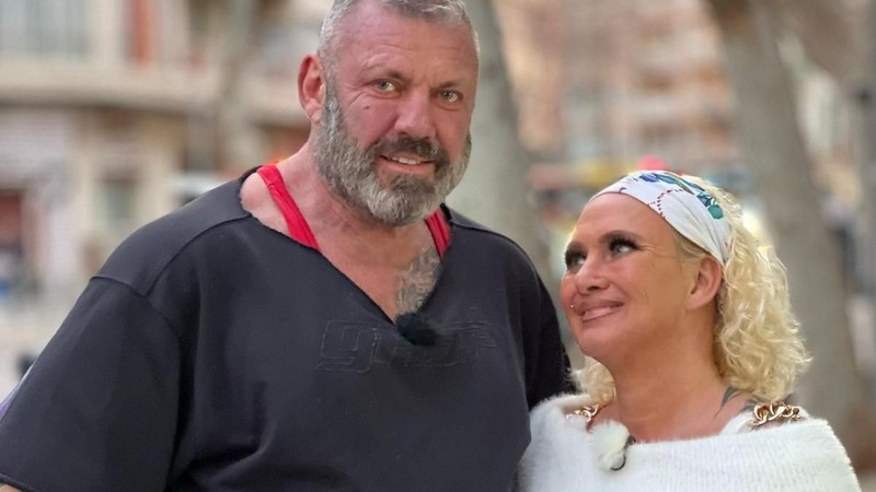 Caro und Andreas Robens haben sich auf Mallorca Eigentum gekauft.