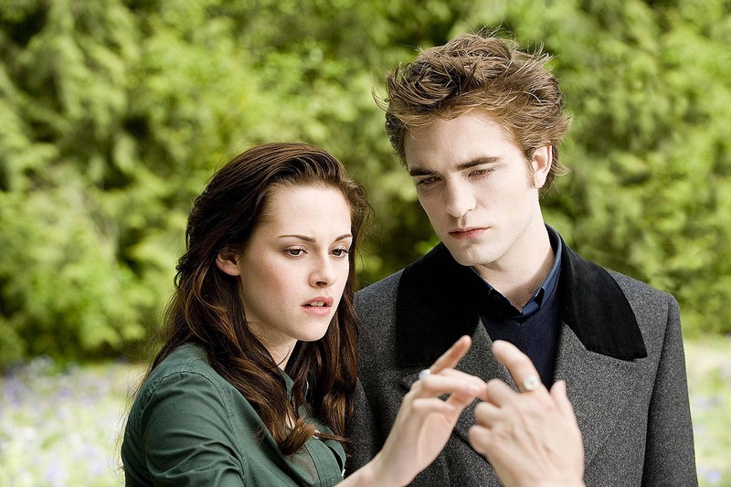 Edward und Bella in „Twilight: Bis(s) zum Morgengrauen“ trennen 86 Jahre.