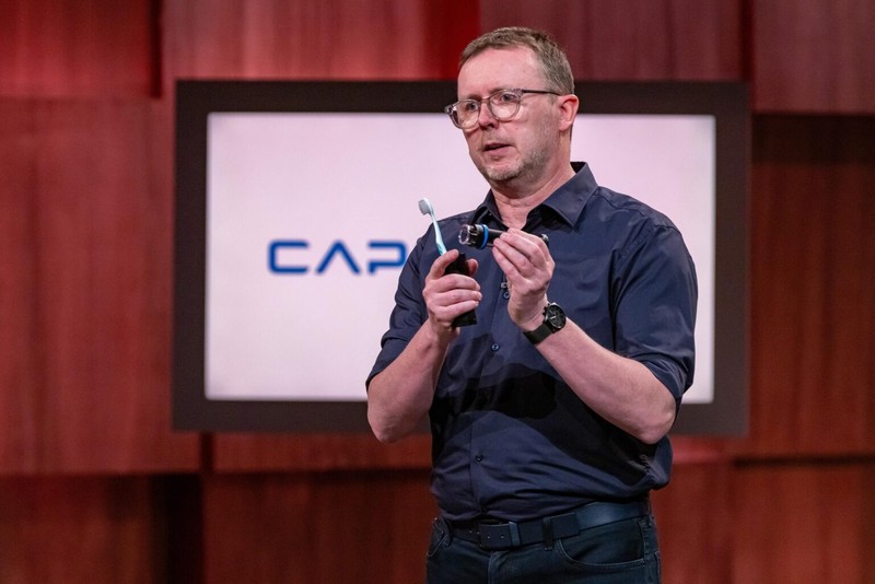 Zahnarzt Christian Flasch überzeugte mit seinem Produkt „Capsello“.