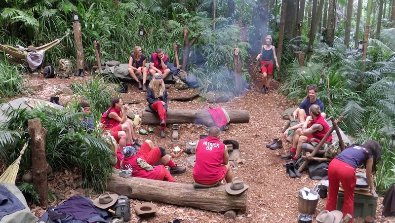 Ariel kriegt nach der nicht angetretenen Dschungelprüfung ihr Fett weg.