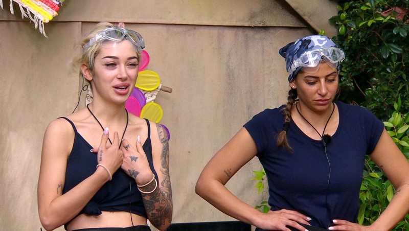 Ariel verweigert die Teilnahme bei der Prüfung.