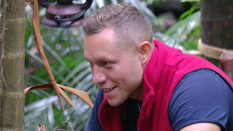 Bauer Patrick wirft einfach ein Insekt ins Feuer und sorgt damit für einen Eklat.