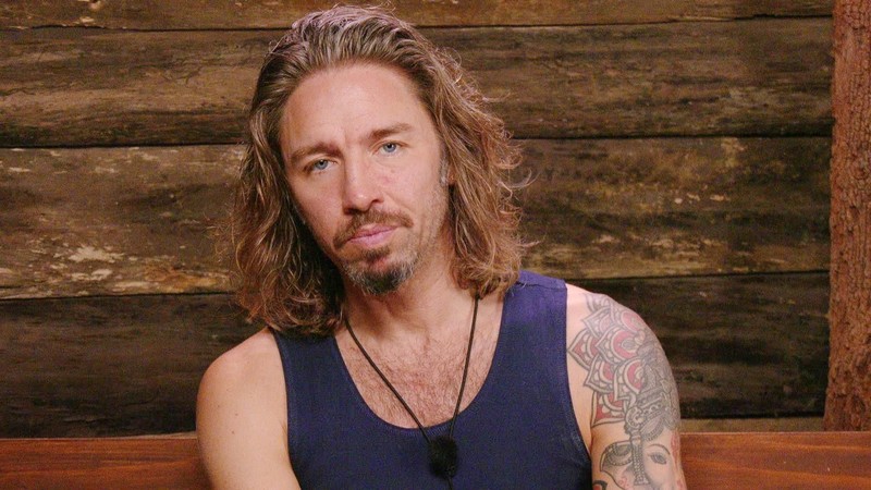 Gil Ofarim sagt im Dschungelcamp, dass er nicht über seinen Skandal sprechen dürfe.