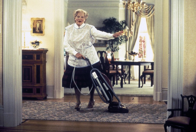 Das Verhalten von Mrs. Doubtfire würde heutzutage als Stalking betrachtet werden.