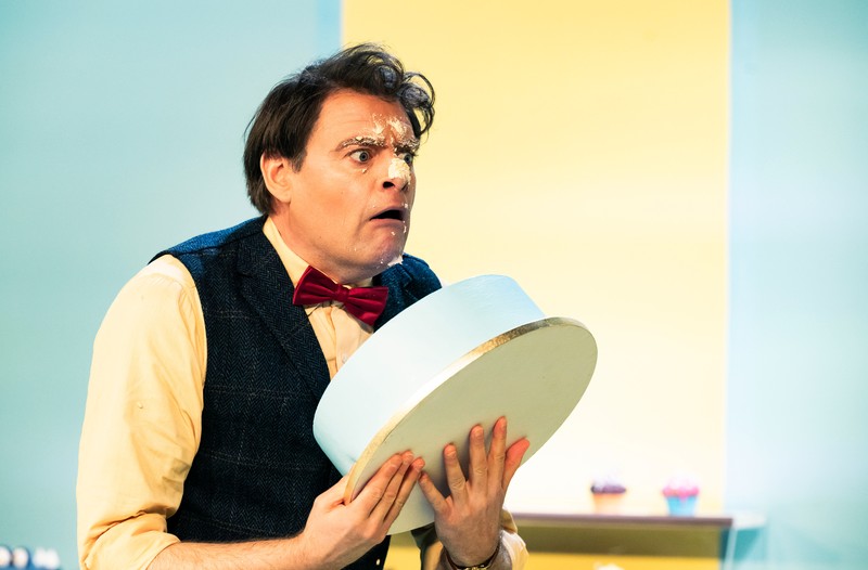 Max Giermann spielt im Kölner Tatort „Showtime“ die Rolle des Moderator Frank Anders.